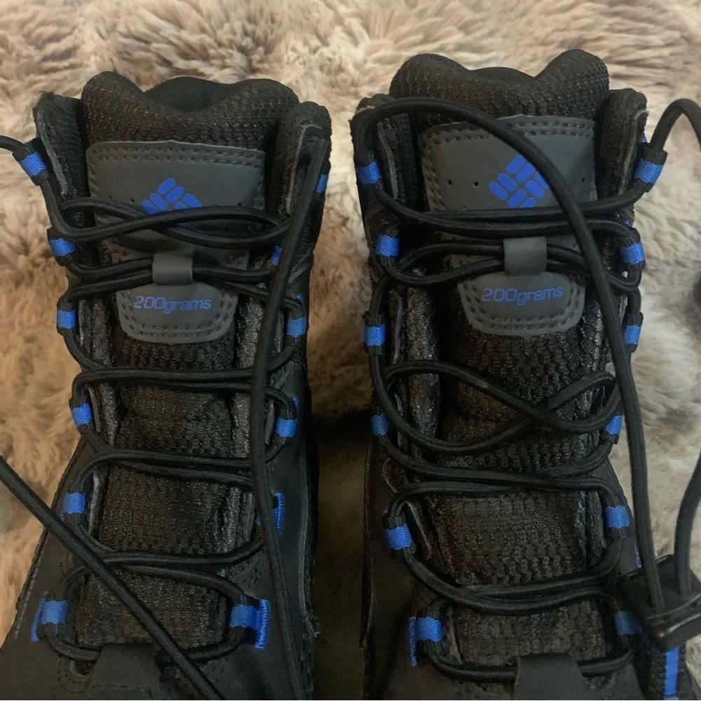 Columbia Kids Black and Blue Waterproof Snow  Boots. Size 1 Kids, Like New